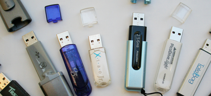 Image: PC Mass storage device USB flash drives, by Kenchan